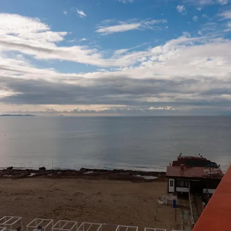 Th Follonica